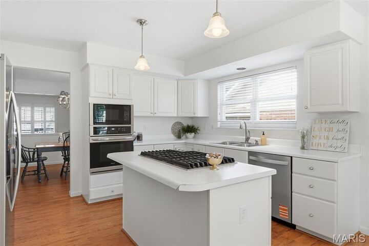 Property Photo:  845 Braefield Court  MO 63017 