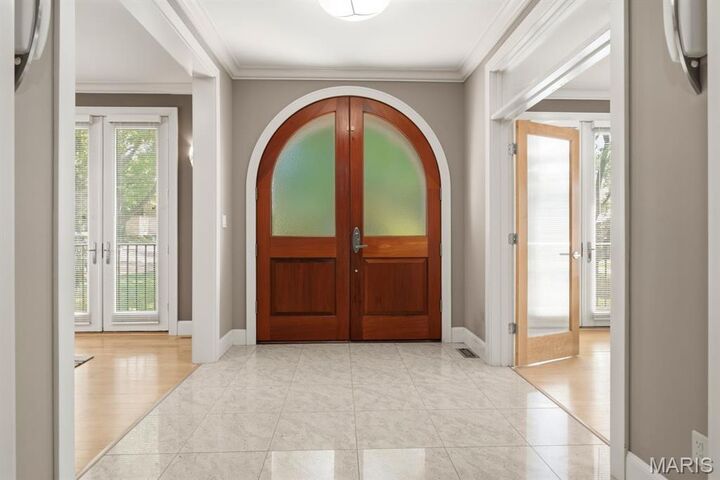Property Photo: 223 Lancaster Drive MO 63105