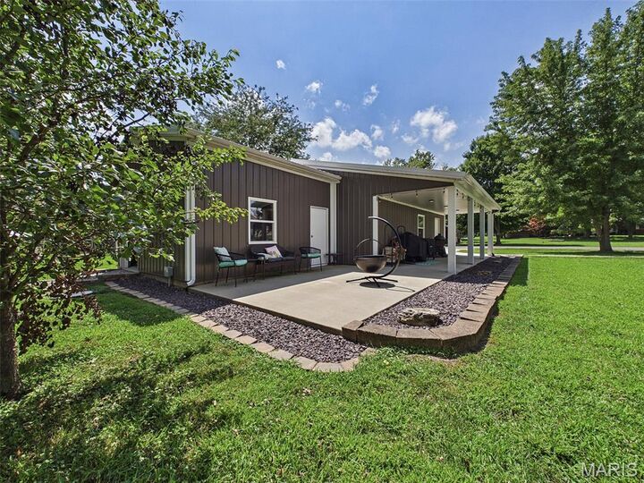 Property Photo: 8504 Country Lane IL 62294