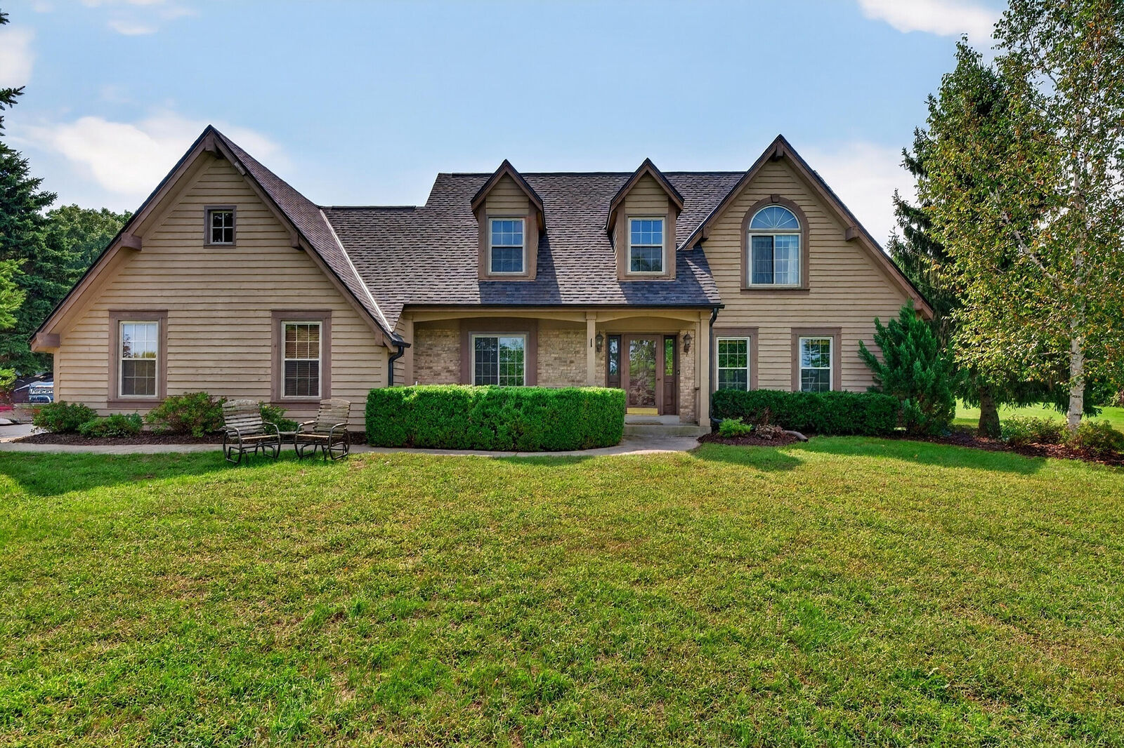 Property Photo: S93w33523 Fieldside Ct WI 53149