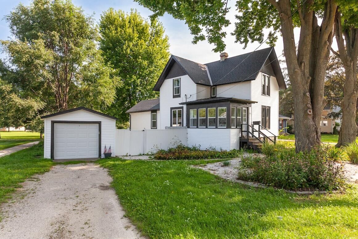 Property Photo:  229 S Concord Rd  WI 53066 