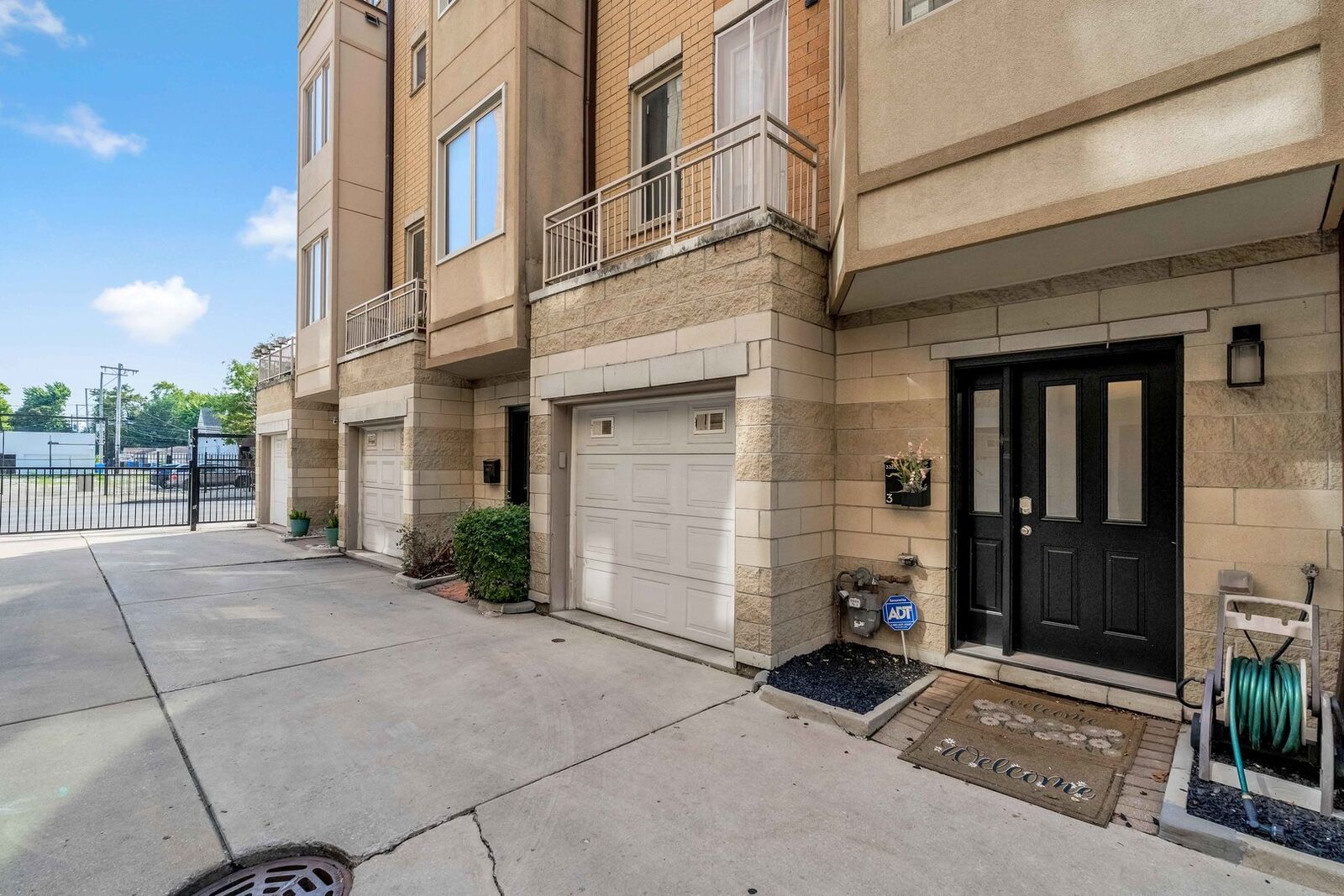 Property Photo: 3262 W Armitage Avenue 3 IL 60647
