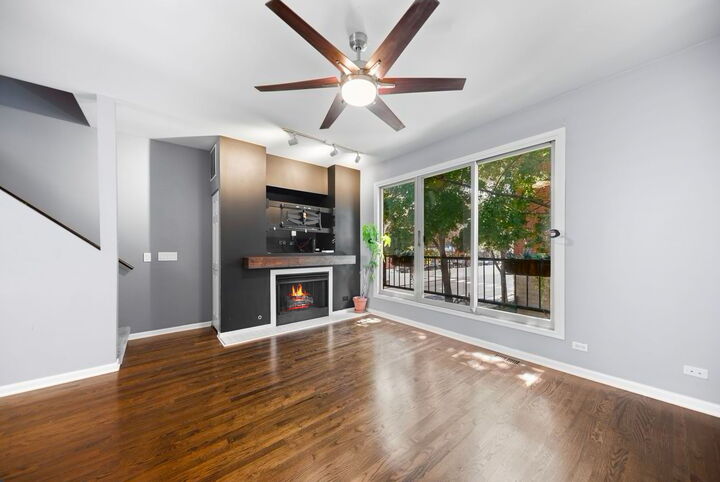 Property Photo: 712 S Western Avenue A IL 60612
