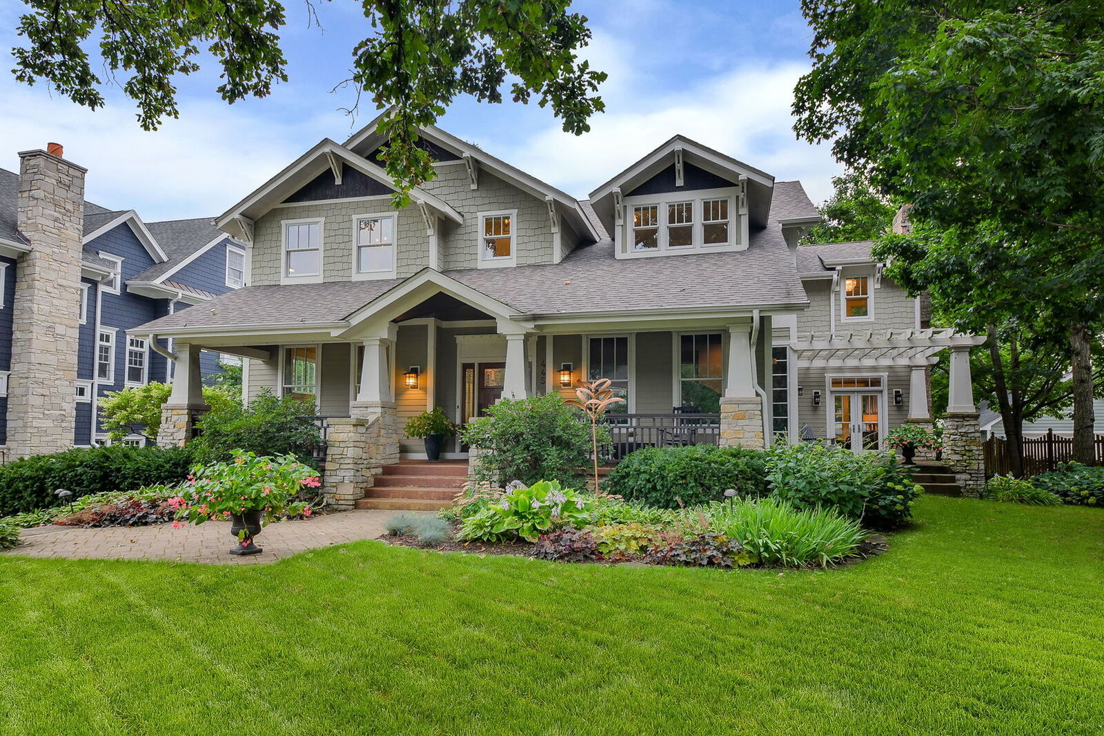 Property Photo:  445 Bryant Avenue  IL 60137 