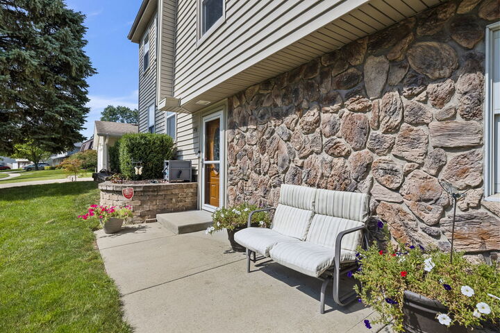 Property Photo:  1476 Worden Way  IL 60007 