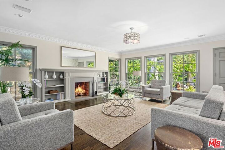 Property Photo:  449 Westbourne Drive  CA 90048 
