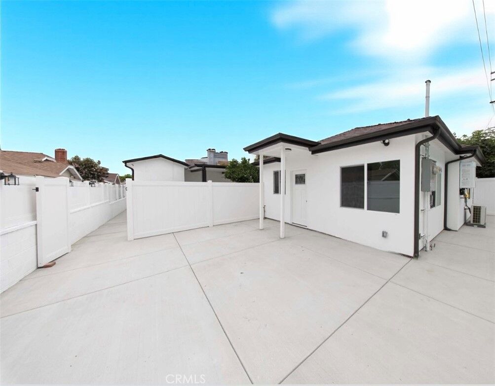 Property Photo: 536 Myrtle A CA 91203