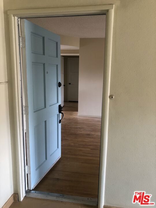 Property Photo:  4072 Hillcrest Drive D  CA 90008 