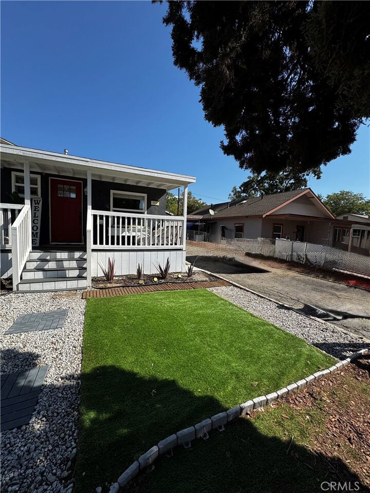 Property Photo: 977 W Hays CA 92220