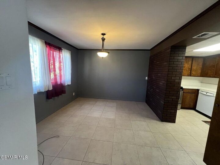 Property Photo:  18617 Clark Street 4  CA 91356 