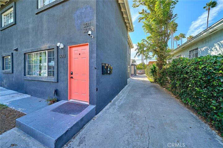 Property Photo:  3011 W View  CA 90016 