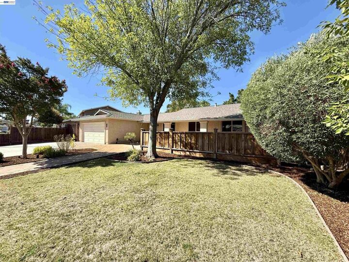 Property Photo:  2249 Stonebridge Rd  CA 94550 