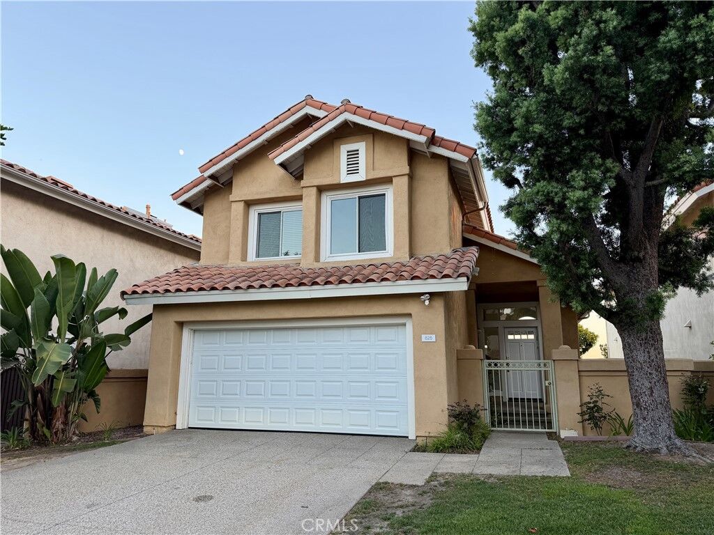 Property Photo:  828 E Davidson Court  CA 92821 