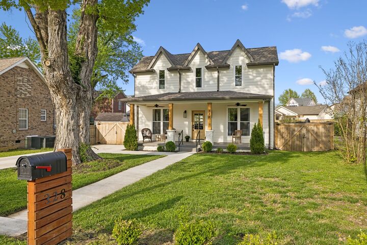 Property Photo: 328 Granbury St TN 37064