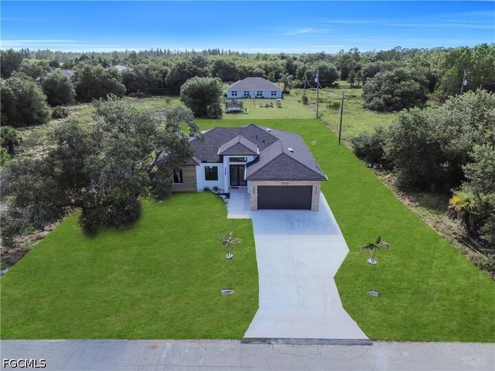 Property Photo:  1717 Roosevelt Avenue  FL 33972 