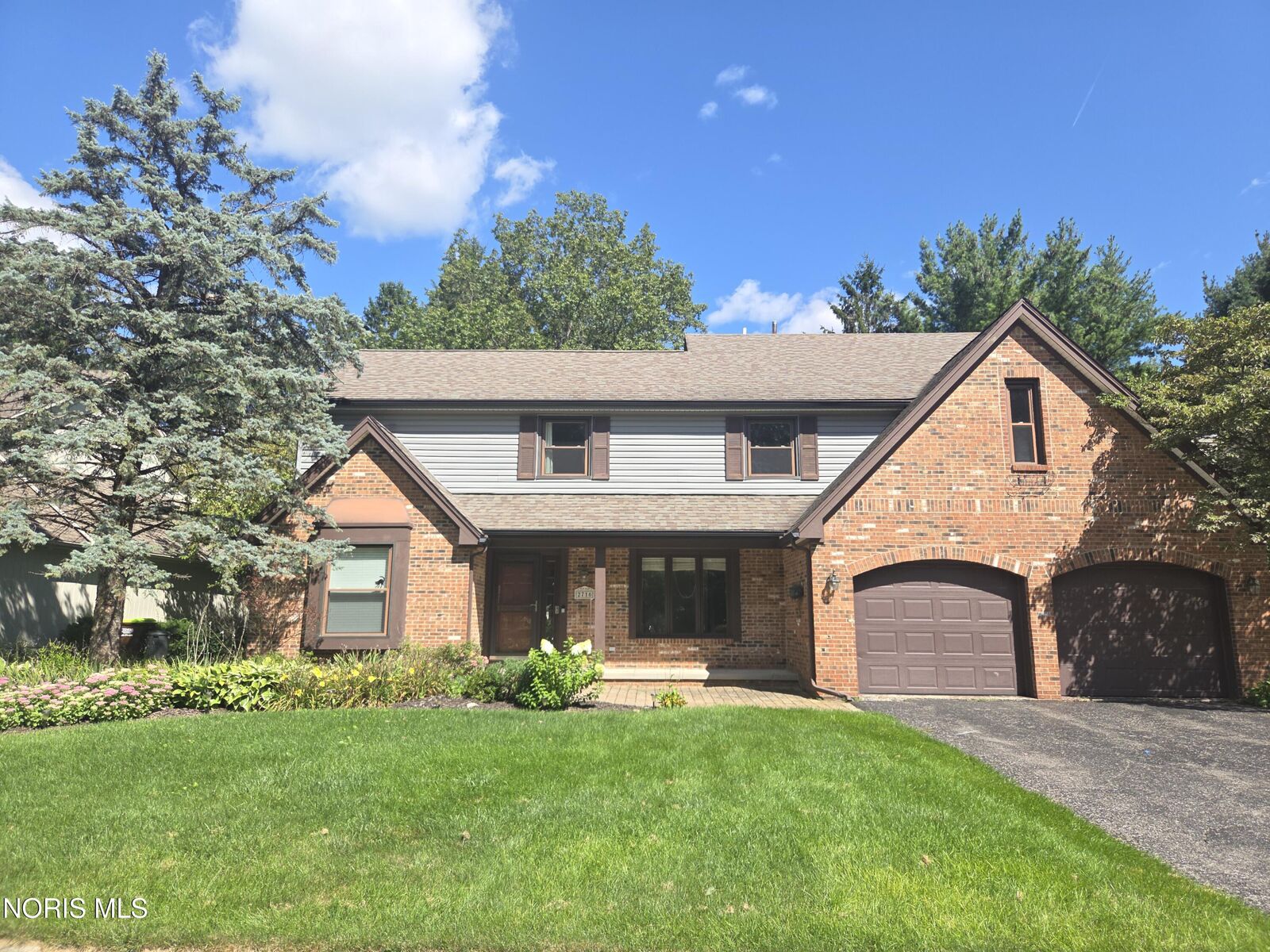 Property Photo: 2716 Stoneleigh Drive OH 43617