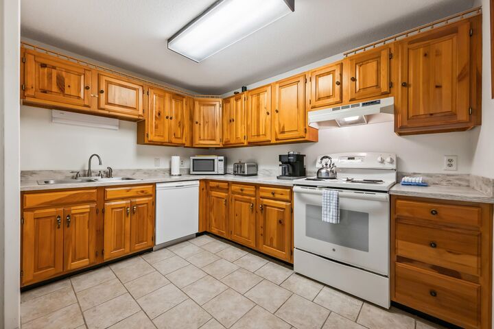 Property Photo: 19H Seasons At Attitash Road NH 03812
