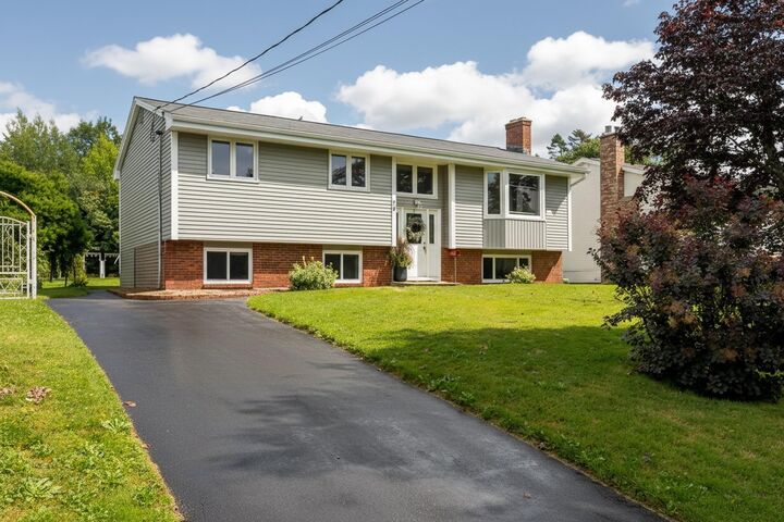 20 Parkland Avenue — photo 1