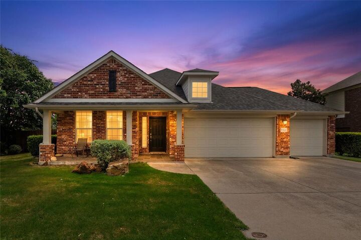 Property Photo: 11324 Kenny Drive TX 76244