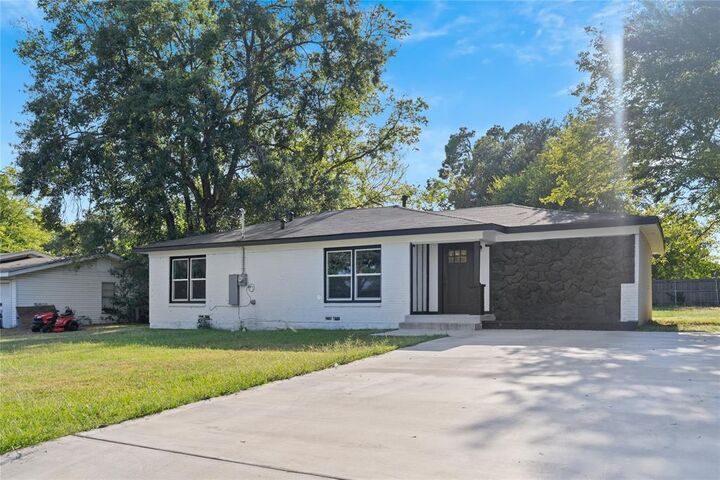 Property Photo: 1613 Irwin Lane TX 75482