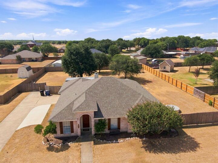 Property Photo:  760 S Ridge Drive  TX 76065 