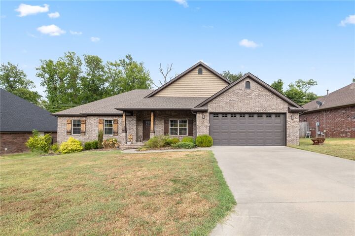 Property Photo:  2304 Vail Drive  AR 72956 