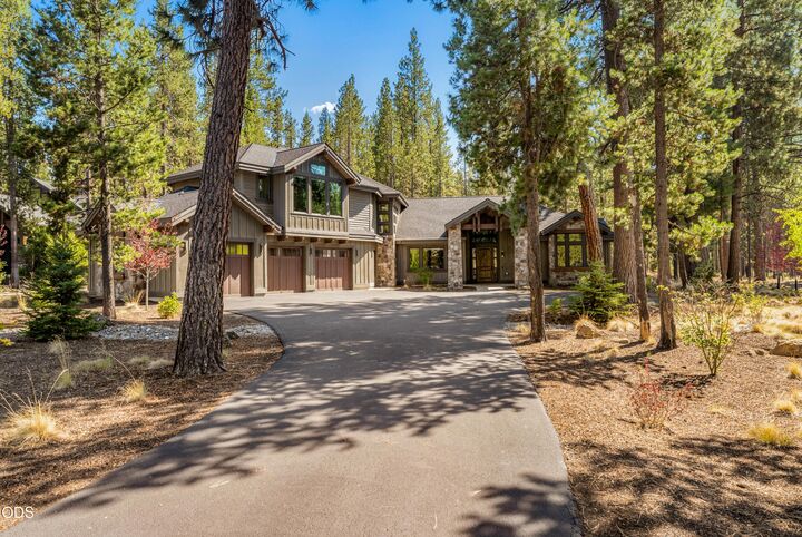 Property Photo:  56239 Sable Rock Loop 289  OR 97707 