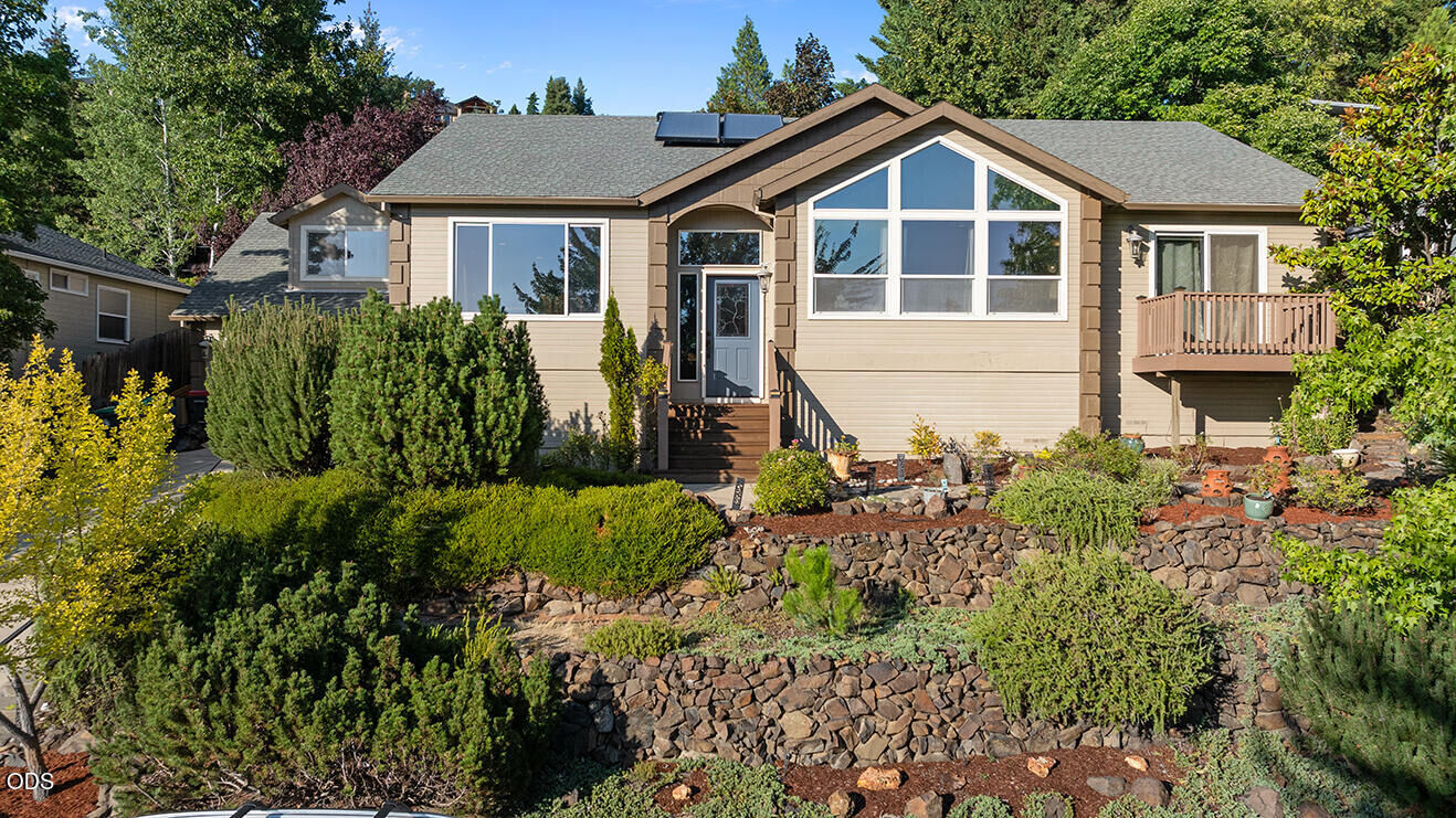 Property Photo: 4773 Cloudcrest Drive OR 97504
