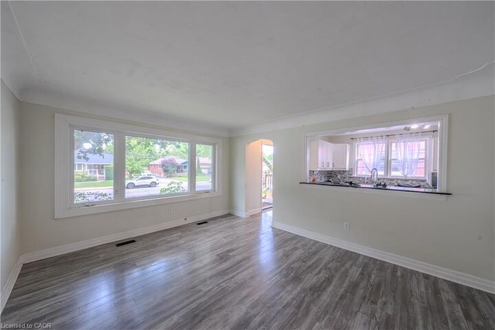 Property Photo:  244 Upper Paradise Road Upper  ON L9C 5C2 