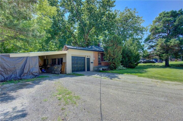 Property Photo:  9 Rothsay Avenue  ON N2B 3A2 
