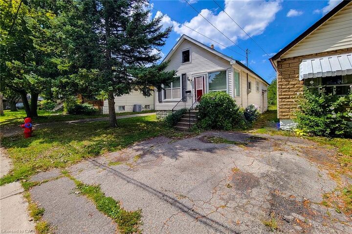 Property Photo:  224 East 8th Street  ON L9A 3L8 