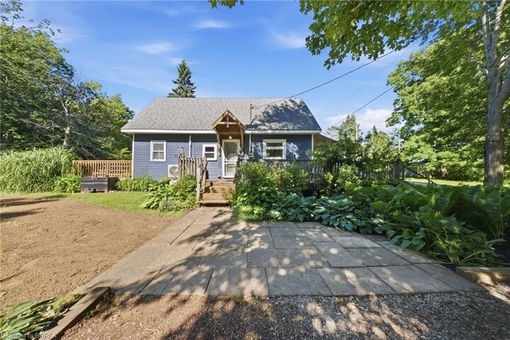 Property Photo:  523 Avalon Lane  ON N3Y 4K2 
