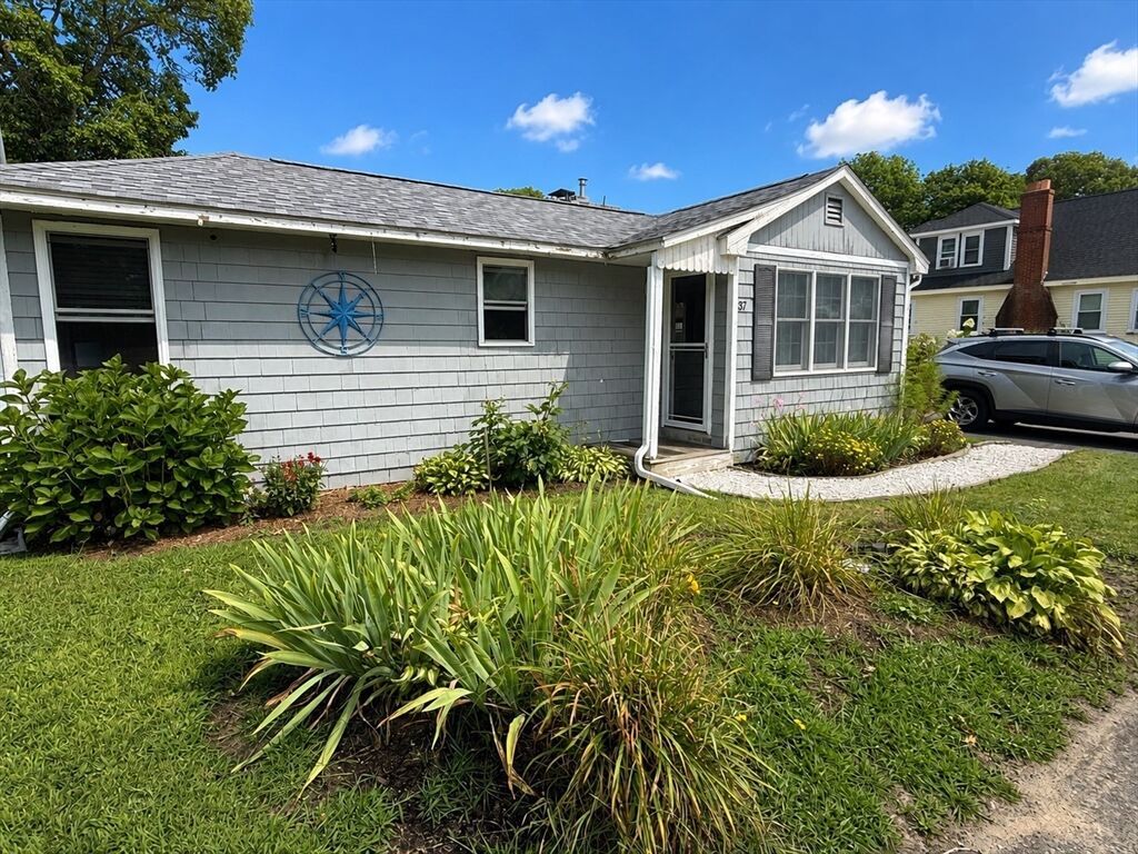 Property Photo:  37 Beechwood Place  MA 02532 