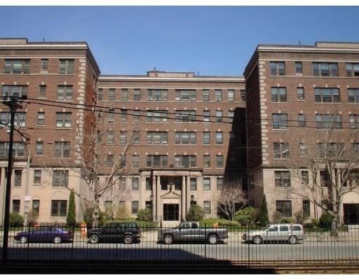 Property Photo:  2001 Commonwealth Ave 6  MA 02135 