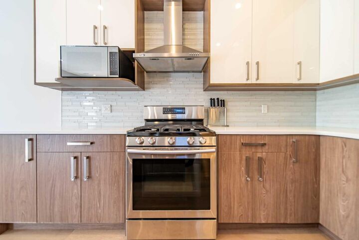Property Photo:  1934 26 Street SW 2  AB T3E 2A1 