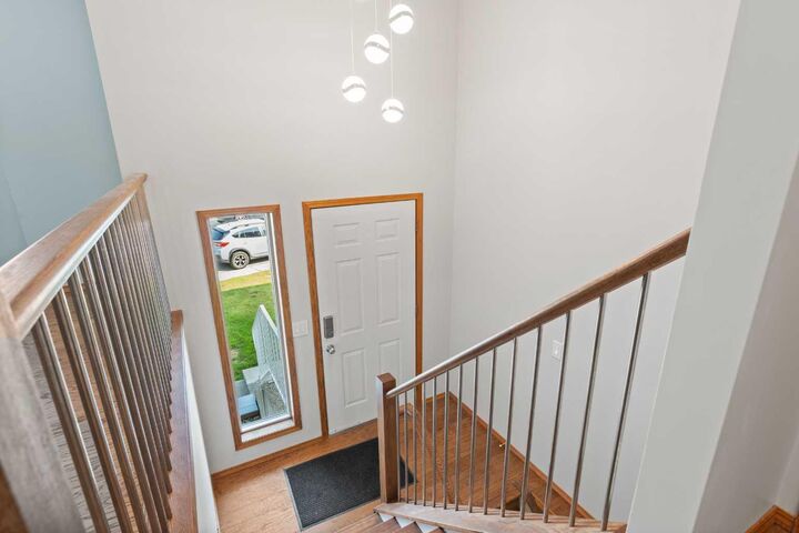 Property Photo: 1005B 10 Avenue SE AB T1V 1L3