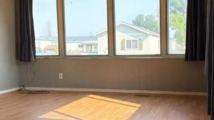Property Photo: 895 Elizabeth Street 31 AB T0K 1W0