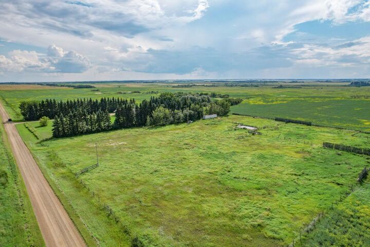 Property Photo: 43038 Range Road 181 AB T0B 1H0