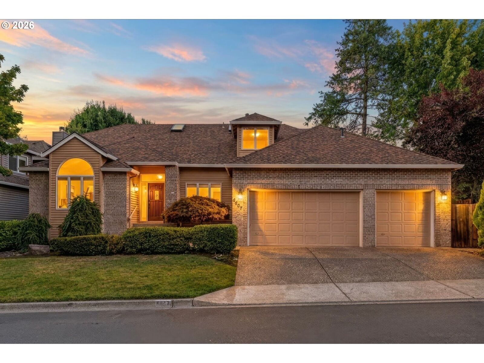 Property Photo: 5657 Grand Oaks Dr OR 97035