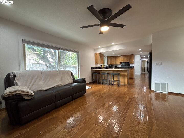 Property Photo:  308 SW Faler Rd  OR 97818 