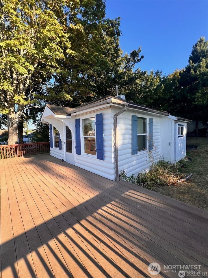 Property Photo: 5590 E State Route 302 WA 98528