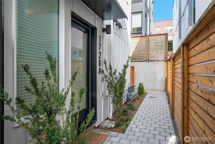 Property Photo: 1728 11th Avenue #A WA 98122