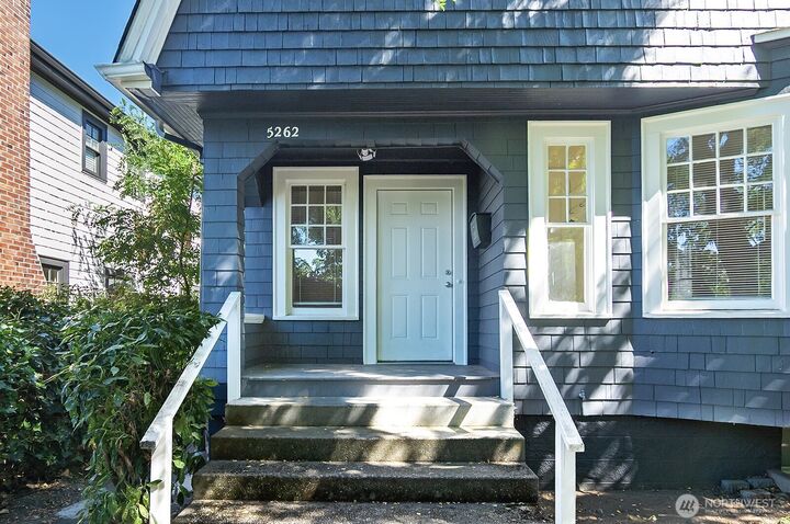 Property Photo: 5262 15th Avenue NE WA 98105