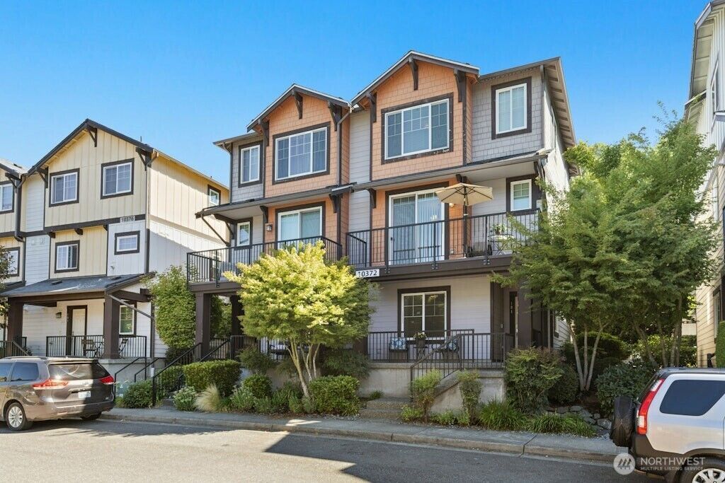 Property Photo:  10372  156th Place NE 101  WA 98052 