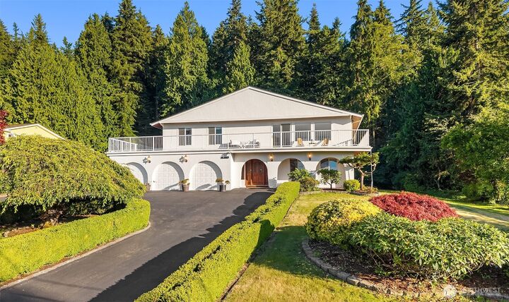 Property Photo: 8308 Frederick Place WA 98026