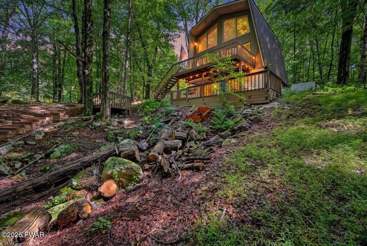 Property Photo:  552 Lakeview Drive E  PA 18436 