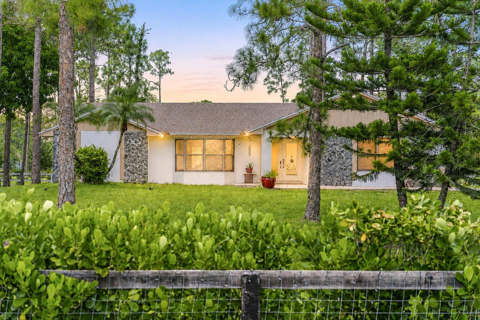 Property Photo:  15211 60th Place N  FL 33470 