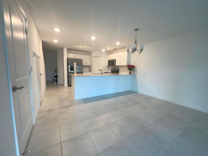 Property Photo: 6907 Broadwater Lane FL 33467