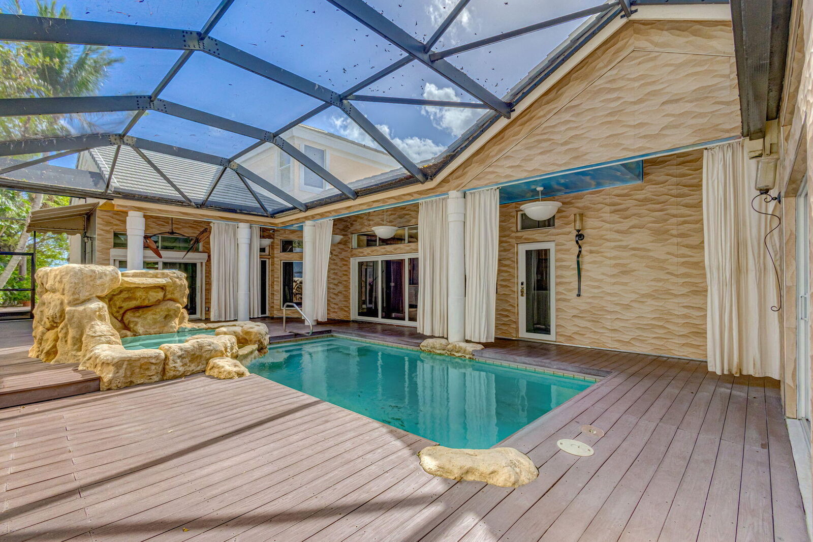 Property Photo:  16334 Port Dickinson Drive  FL 33477 