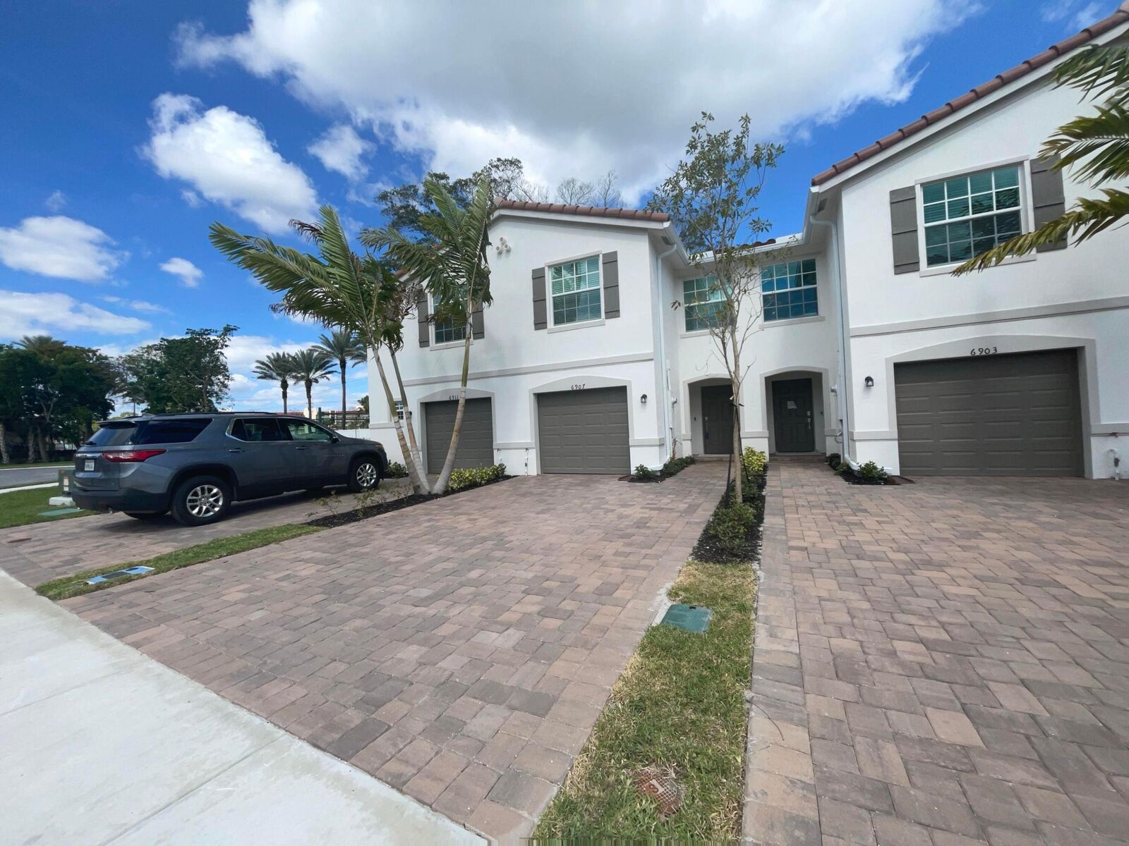 Property Photo:  6907 Broadwater Lane  FL 33467 